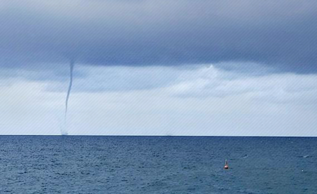 Alanya'da denizde iki hortum Alanya'da denizde iki hortum