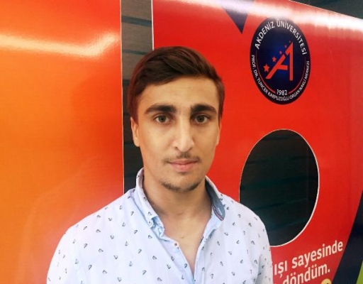 Böbrek nakli oldu, aşkını şiirle ilan etti Böbrek nakli oldu, aşkını şiirle ilan etti