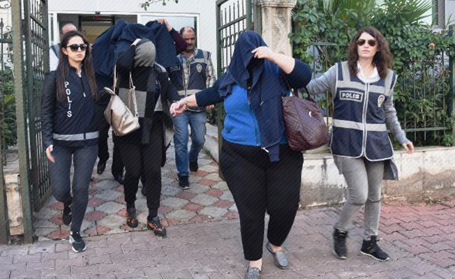 Fuhuş için geldi, kilo alınca kendi çetesini kurdu Fuhuş için geldi, kilo alınca kendi çetesini kurdu