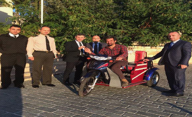 Engelli Mehmet'e yeni araç Engelli Mehmet'e yeni araç