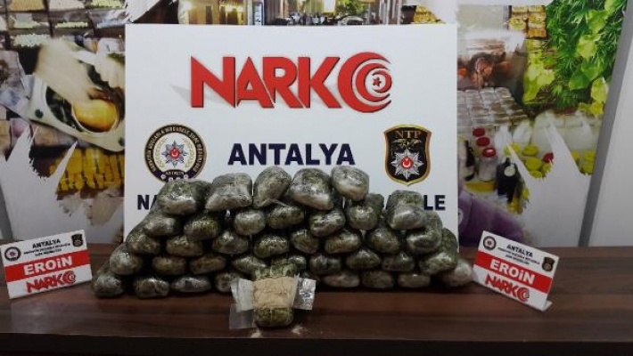 21 kilo 360 gram eroin ele geçirildi 21 kilo 360 gram eroin ele geçirildi