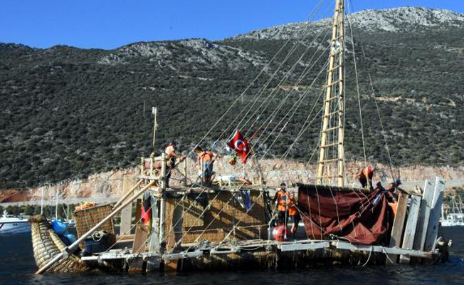 'Abora-IV' Kaş'a demir attı 'Abora-IV' Kaş'a demir attı