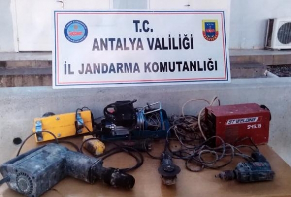Antalya'da kaçak kazı operasyonları