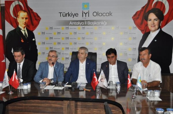 CHP'li meclis üyelerinden 'şehit' istifası
