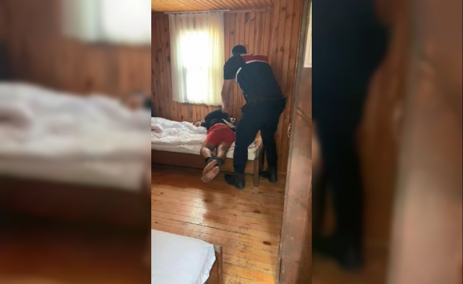 Rus grubun işletmeciye işkence ettiği oda görüntülendi Rus grubun işletmeciye işkence ettiği oda görüntülendi
