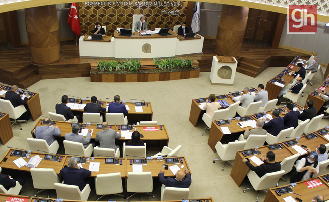 Büyükşehir Meclisi'nin gündemi Başkan Böcek oldu Büyükşehir Meclisi'nin gündemi Başkan Böcek oldu