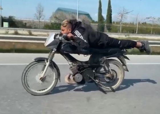 Motosikletle ölüme davetiye! Motosikletle ölüme davetiye!