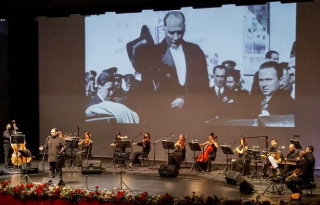 Atatürk operada anıldı