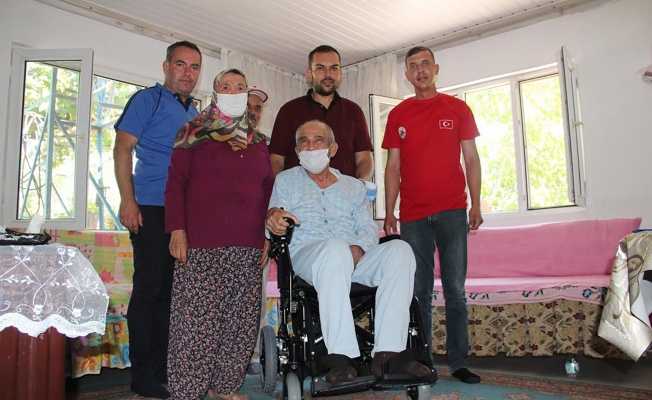 Döşemealtı’nda engelli hastaya sandalye ve yatak desteği
