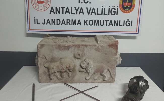Roma dönemine ait tarihi eserleri piyasaya sürmek isterken yakalandılar Roma dönemine ait tarihi eserleri piyasaya sürmek isterken yakalandılar
