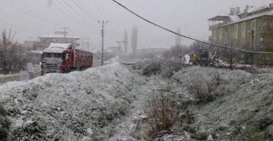 Antalya'ya kar yağdı
