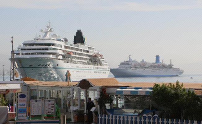 Alanya'ya gemiyle bin 584 turist geldi