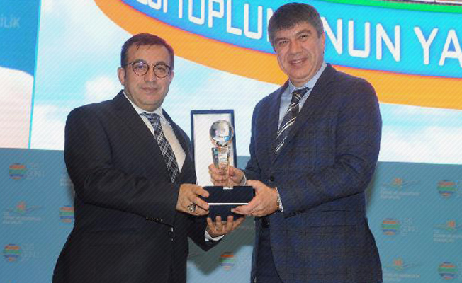 Başkan Türel'e akıllı kent ödülü