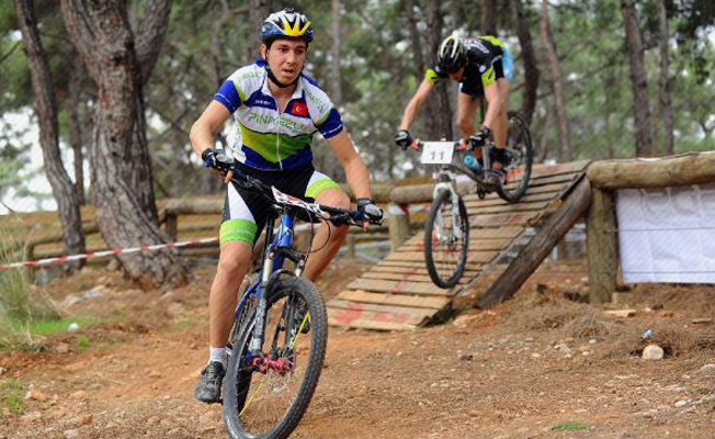 Kepez'de pedallar yarıştı