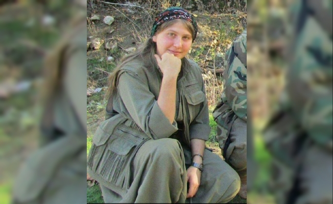 Rakka'da ölen 'kırmızı fularlı kız'a 55 ay hapis cezası