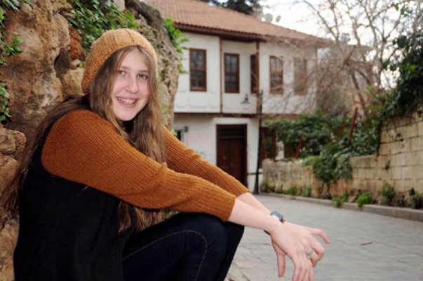 'Kırmızı fularlı kız'ın anne ve babası beraat etti