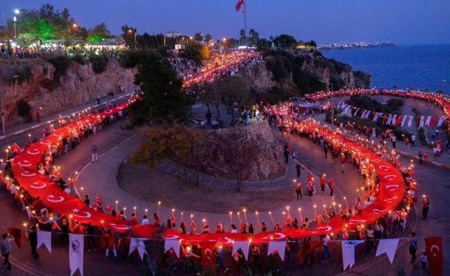 Antalya'da Gençlik Bayramı coşkusu