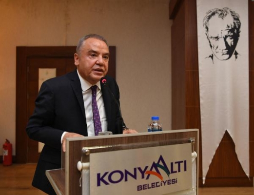 Başkan Böcek yeniden seçildi