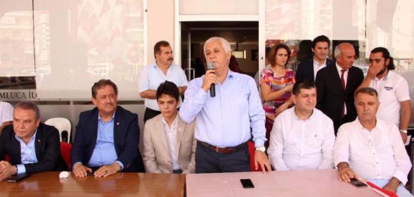 CHP'li milletvekili adayları Kumluca'da tanıtıldı