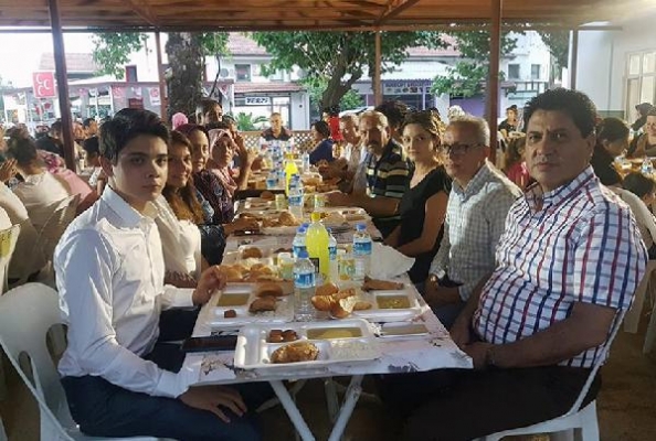 Kemer Belediyesi'nden Tekirova'da iftar