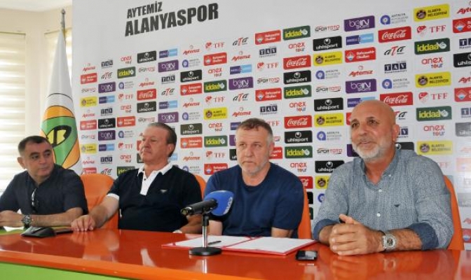Aytemiz Alanyaspor, Mesut Bakkal ile sözleşme yeniledi