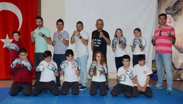 İbradı'da kick boks heyecanı