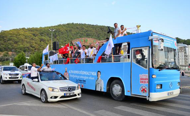 Başpehlivan Okulu'ya memleketinde coşkulu karşılama