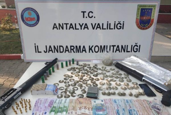 Manavgat'ta uyuşturucu operasyonları