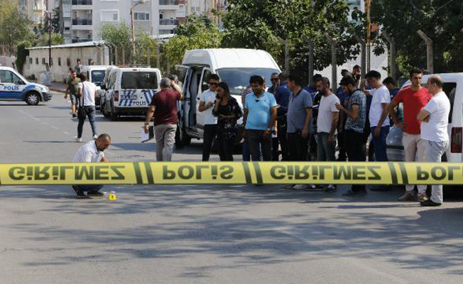 Valilik binası yanında bomba paniği