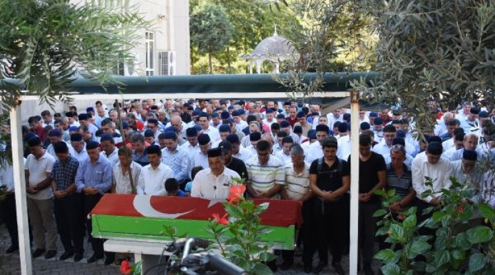 Yurtta merdivenden düşüp öldü, doğum gününde toprağa verildi