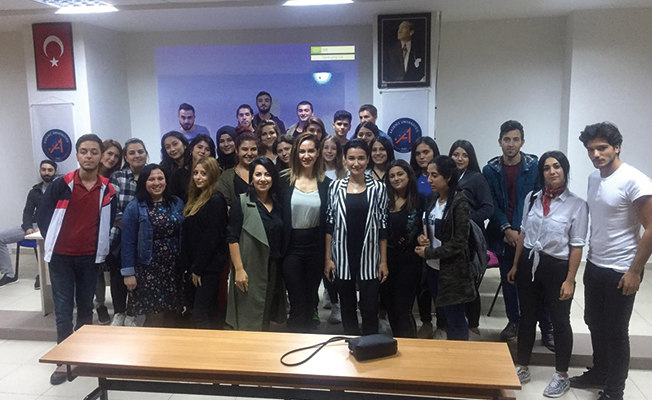 AÜ öğrencilerine “Stratejik İletişim ve Medya” Konferansı
