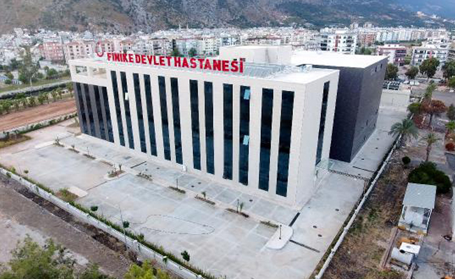 Finike Devlet Hastanesi yeni binasında Finike Devlet Hastanesi yeni binasında