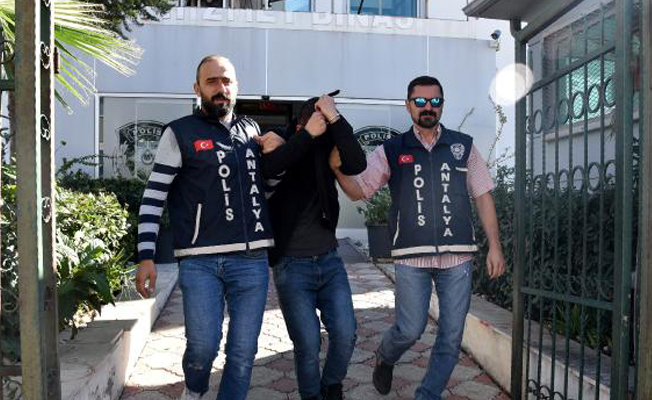 Kız kaçırmak için 25 bin dolarlık soygun yaptılar Kız kaçırmak için 25 bin dolarlık soygun yaptılar