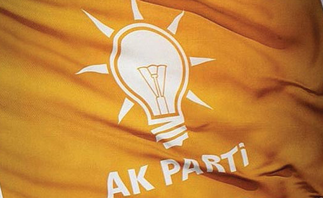 Aksu'da 6 üye 2 başkan yardımcısı istifa etti