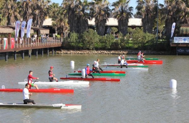 Antalya'da kano yarışları başladı