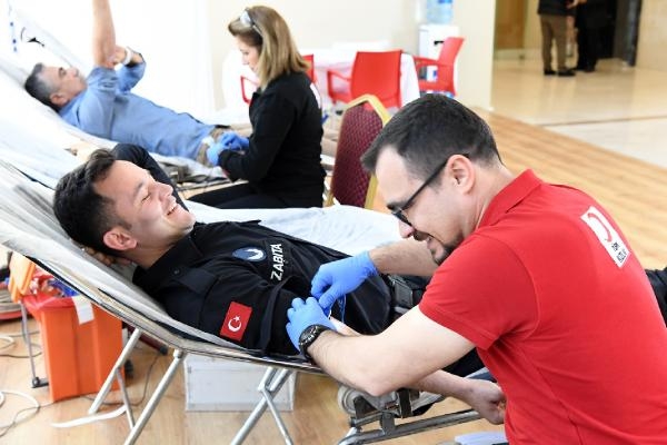 Konyaaltı Belediyesi'nden kan bağışına destek
