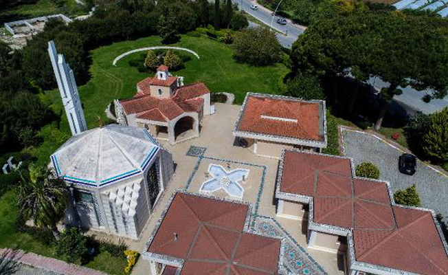 Cami, kilise ve sinagog aynı bahçede Cami, kilise ve sinagog aynı bahçede