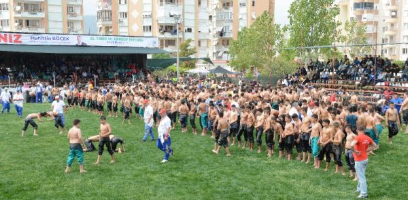 Kumluca'da yağlı güreşler başladı