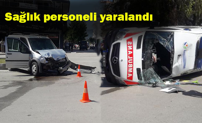 Ambulansla otomobil çarpıştı!