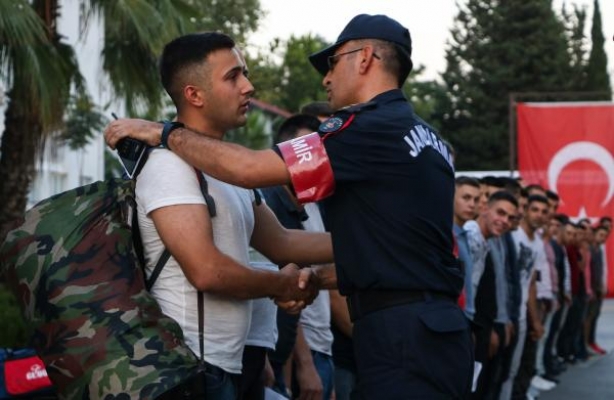 Antalya'da askerlerin erken terhis sevinci