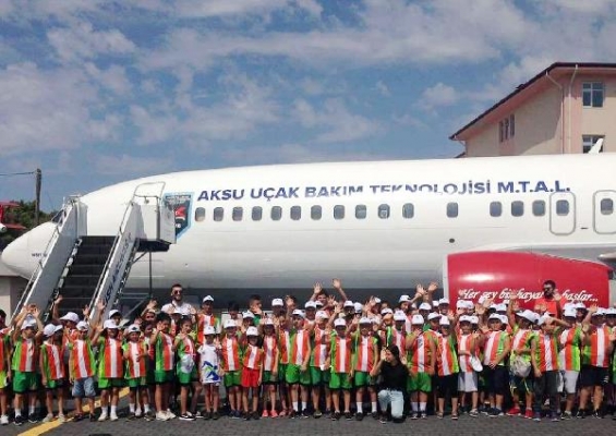 Yaz Spor Okulu öğrencileri Antalya'yı geziyor