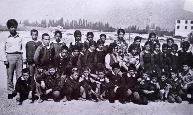 50 yıl sonra birinci sınıf sıralarına oturdular