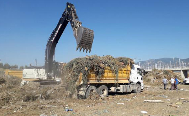 Demre'deki atıklar kaldırılıyor