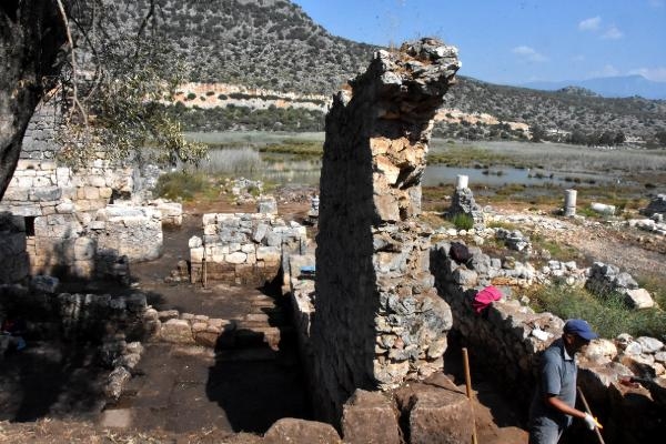 Myra-Andriake kazılarında Batı Hamamı gün ışığına çıkarıldı