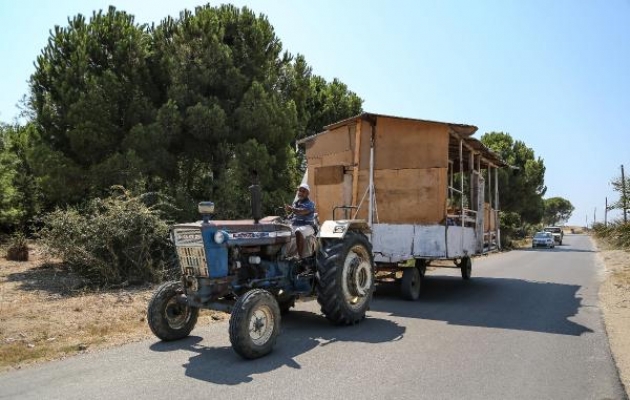 Okullar açıldı, sahildeki obalar toplandı