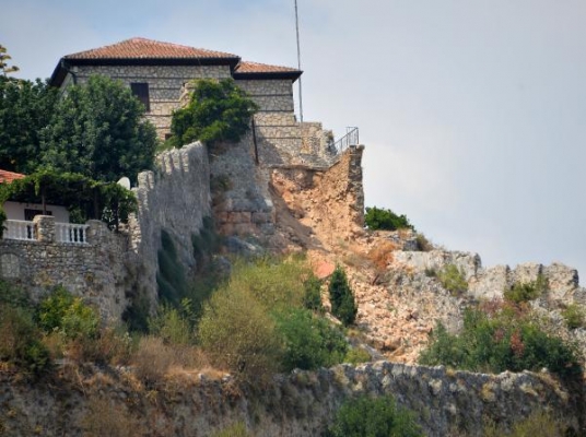 Alanya Kalesi'nde yıkılan surlar onarılmadı