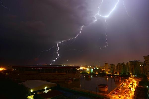 ANTALYA'DA YILDIRIM MANZARASI