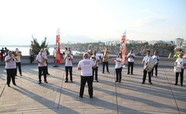 Cumhuriyet Bandosu'ndan coşkulu konserler