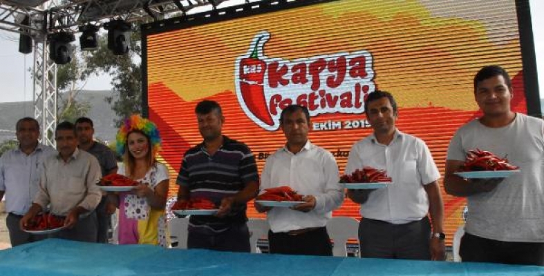 Kaş'ta 'Kapya Biber Festivali'nin ilki düzenlendi