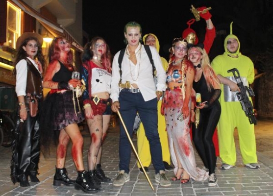 Antalya'da 'cadılar bayramı' kutlaması